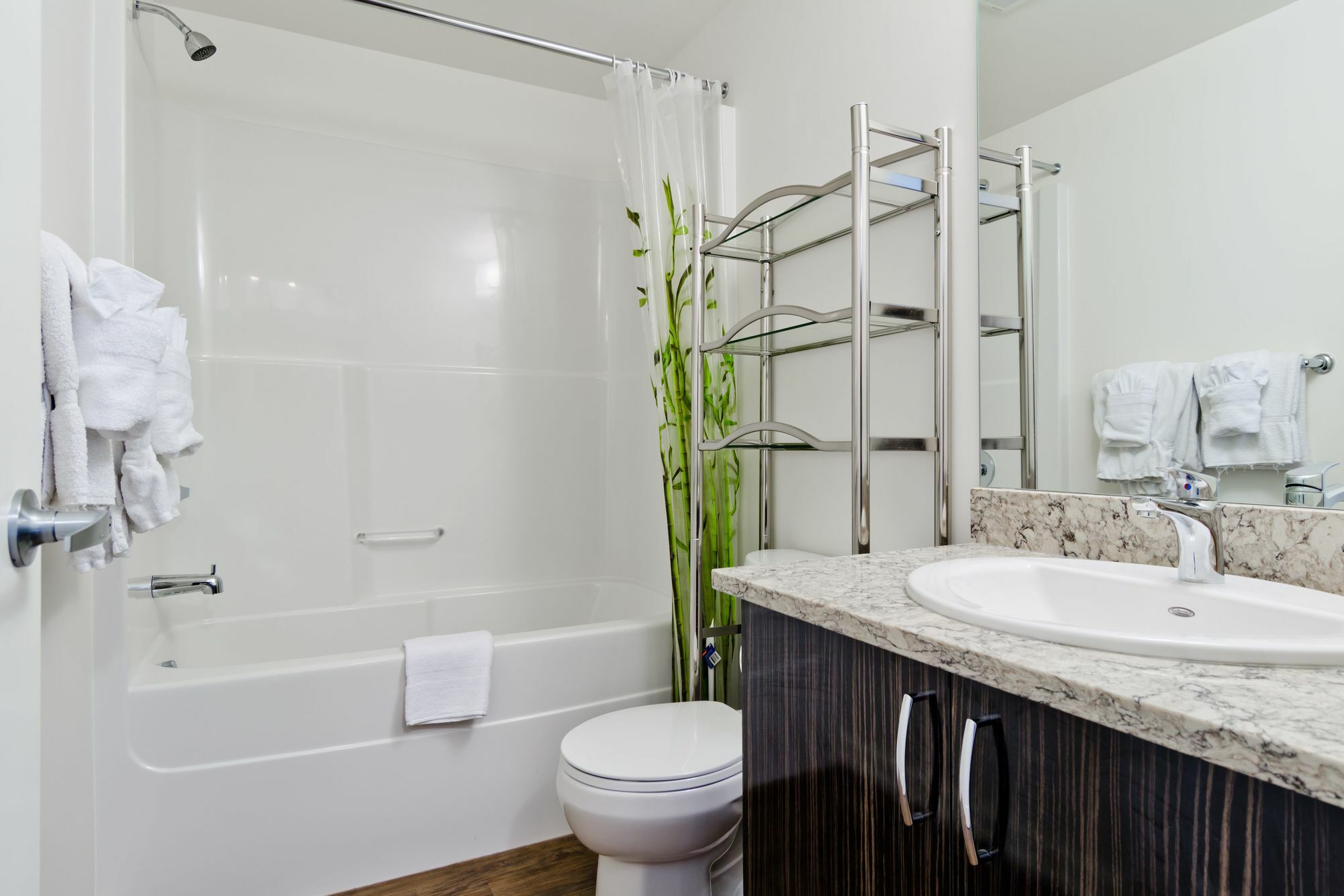 Suite Digs N3 Calgary Bagian luar foto