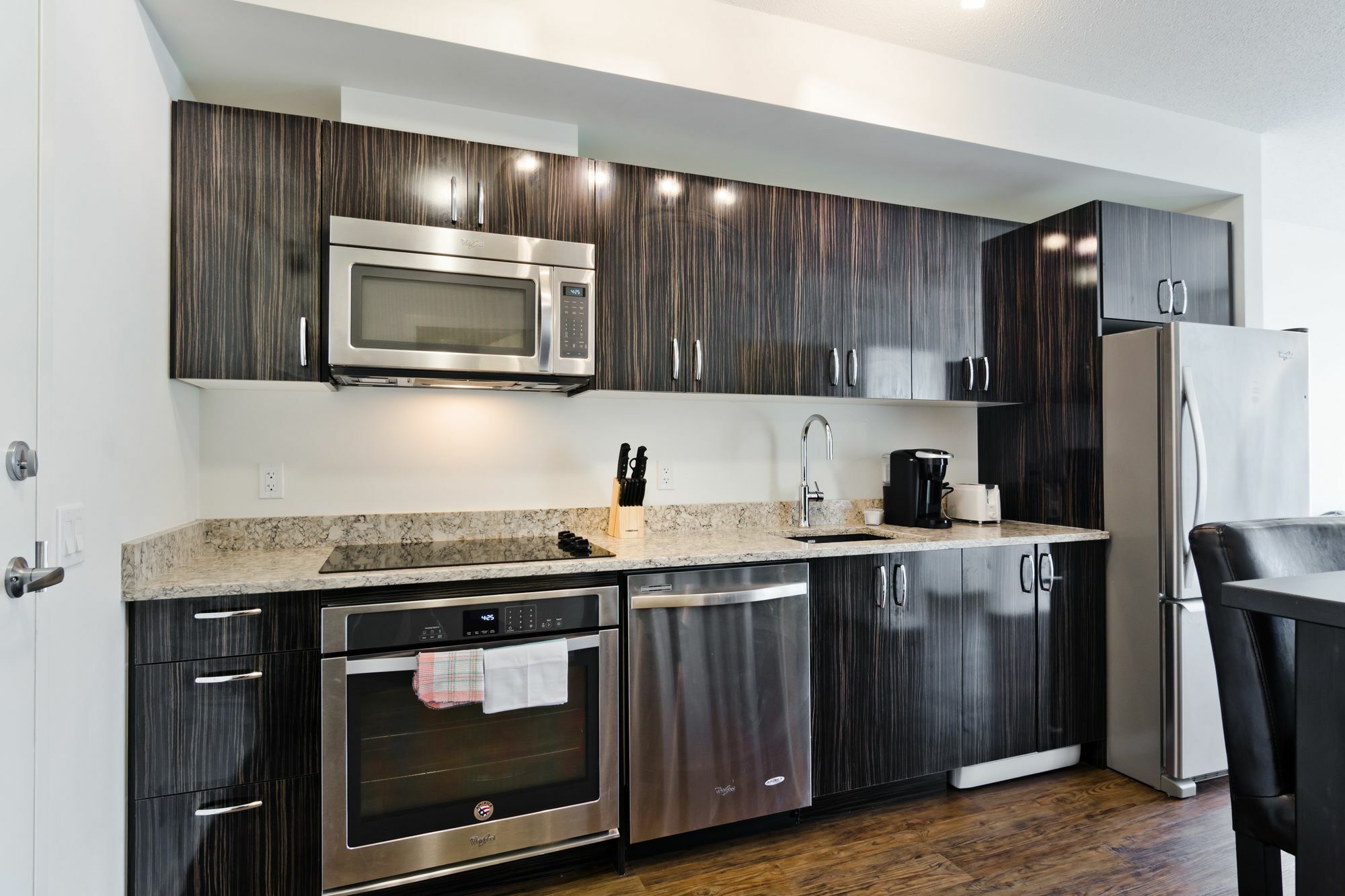 Suite Digs N3 Calgary Bagian luar foto