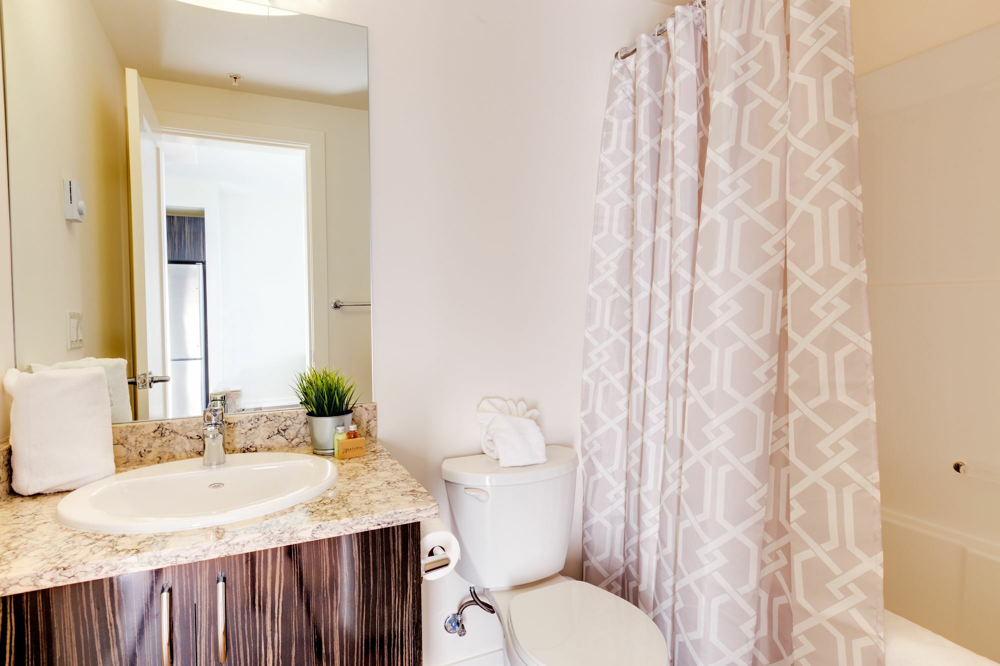 Suite Digs N3 Calgary Bagian luar foto