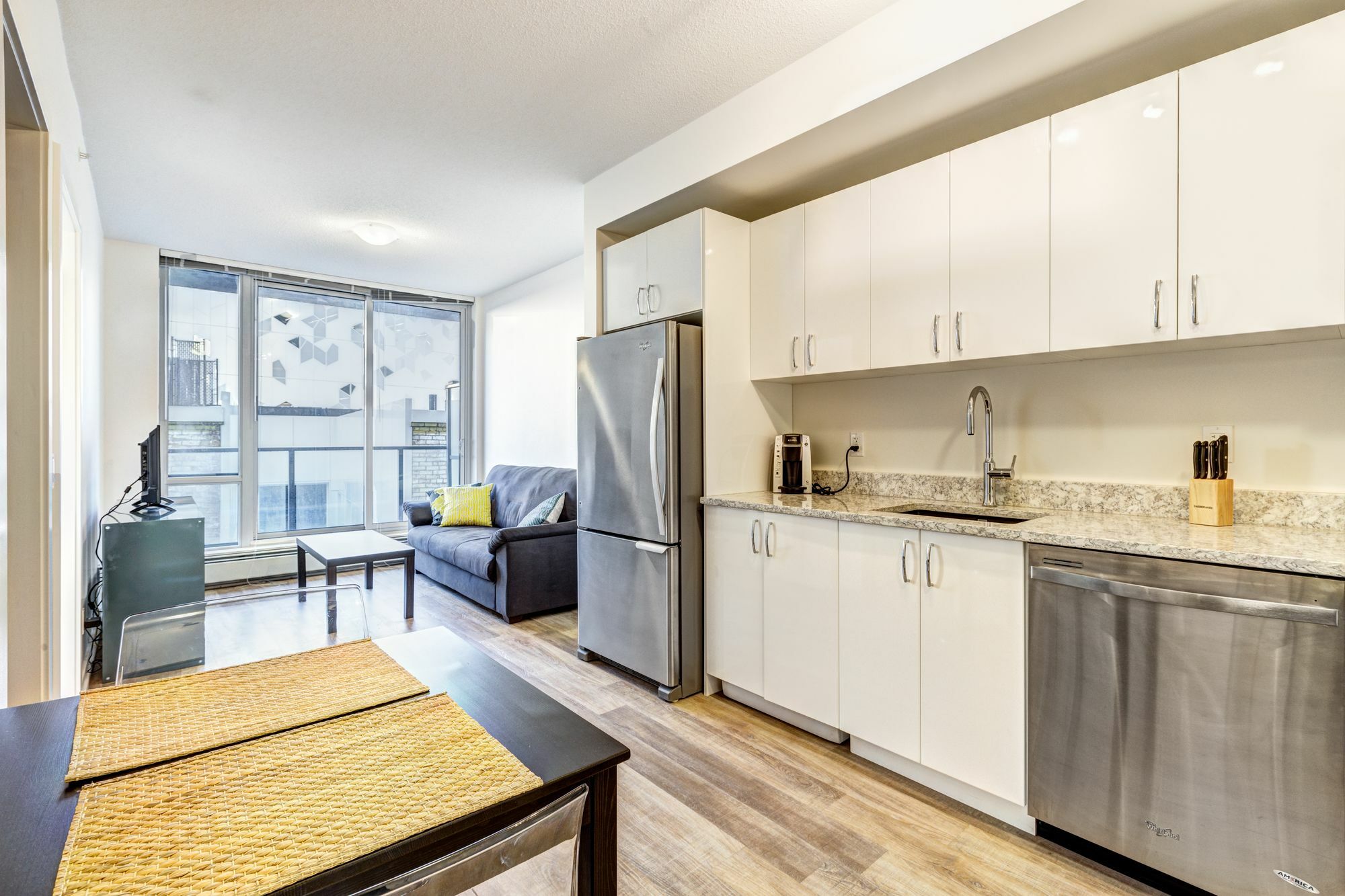 Suite Digs N3 Calgary Bagian luar foto